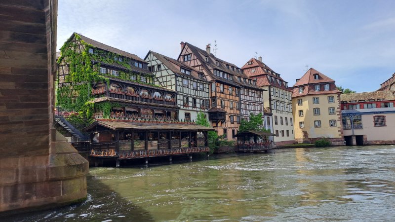 Strazbur